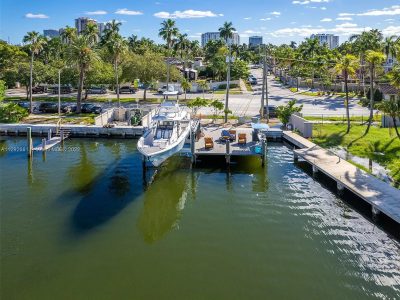 Dock For Rent At Private Boat Slip in Las Olas