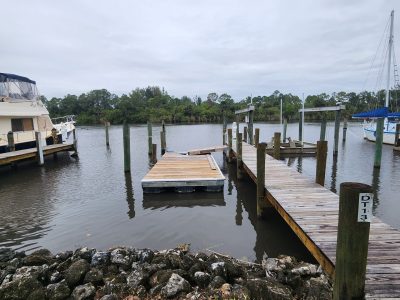 Dock For Rent At SAFE, INLAND LOCATION WITH NO TIDES OR BARNACLES !